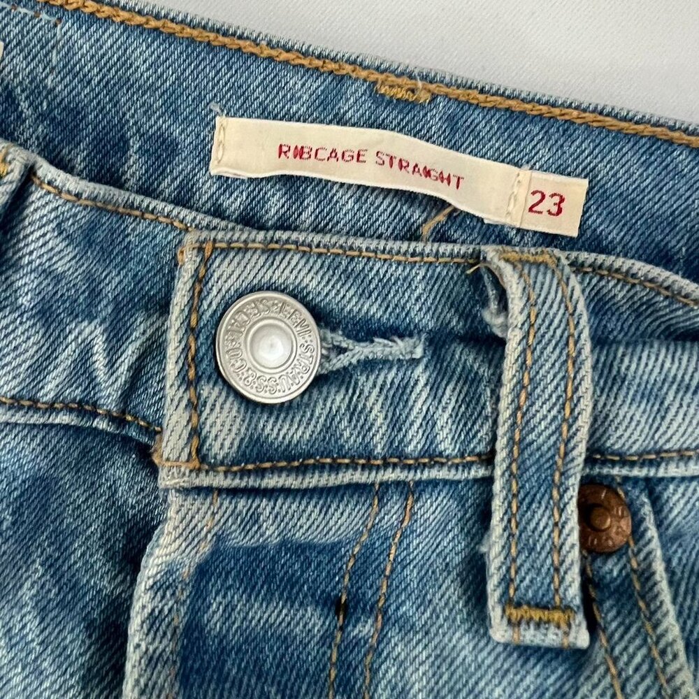 Levi’s Ribcage Straight Ripped Jeans - Size 23” - Picture 3 of 4
